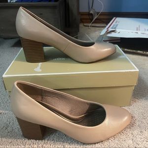 Life Stride Nude Heel Size 9